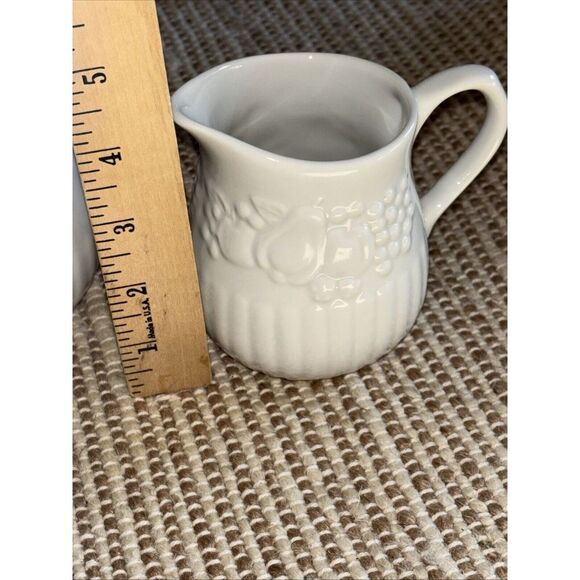 Libbey Classic White Porcelain   creamer, sugar bowl, salt and pepper shaker set - Picture 11 of 13